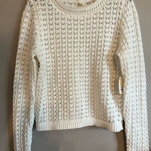 JCPenney White Crew Neck Sweater Cozy Knit Design